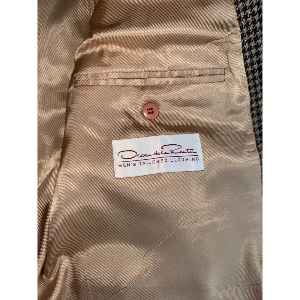 Oscar de la Renta chest 22